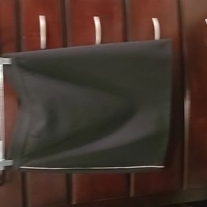 040. H&M Black Pencil Skirt Size 10